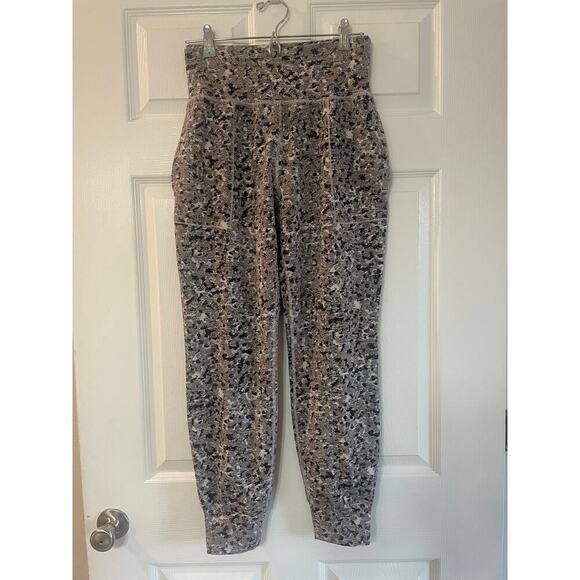 Athleta Salutation Textured Jogger Pants, Blk/Ivory/Taupe, Size M - Picture 2 of 11